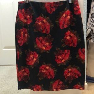 BETSEY JOHNSON BLACK W/ RED FLORAL MIDI SKIRT